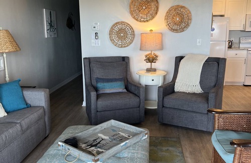 Gulf Place Condo | Awesome Gulf View from 4th Floor Balcony, Free WiFi! NETFLIX incl! Pickleball.