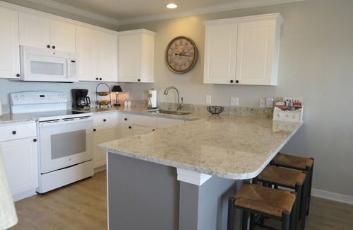 Gulf Place Condo | Awesome Gulf View from 4th Floor Balcony, Free WiFi! NETFLIX incl! Pickleball.