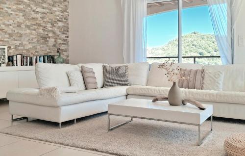 Saint-Nazaire-de-Ladarez House | Awesome Home In St Nazaire De Ladarez