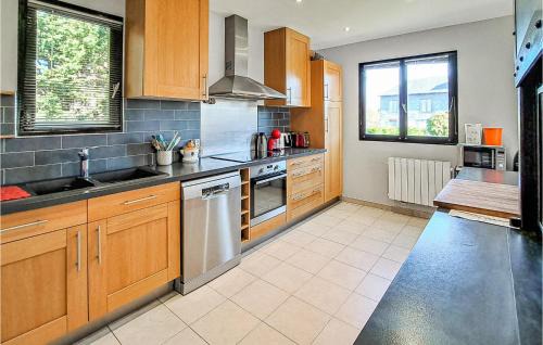 Gonneville-sur-Honfleur House | Awesome Home In Gonneville-S,-Honfleur