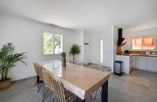 Saint Michel d'Euzet House | Awesome home in Saint-Michel-d'Euzet