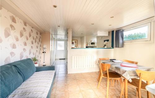 Criquetot-lʼEsneval House | Awesome Home In Criquetot-Lesneval