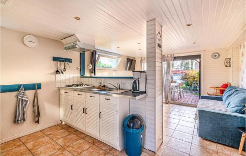 Criquetot-lʼEsneval House | Awesome Home In Criquetot-Lesneval