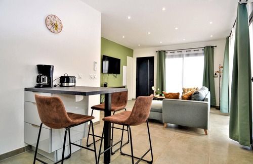 Vallon-Pont-d'Arc House | Awesome home in Vallon-Pont-d'Arc