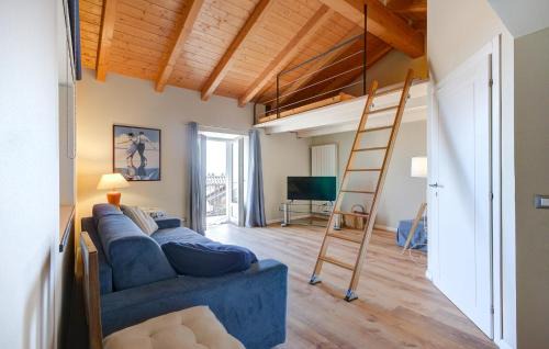 Bee Apartment | Awesome Home In Albagnano Di Bee