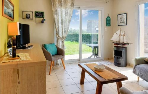Plouneour-Trez House | Awesome Home In Brignogan-Plages