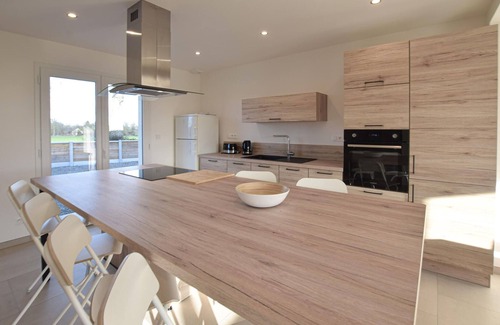 Bacilly House | Awesome home in Bacilly with WiFi