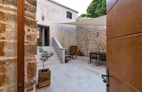 Bale House | Awesome home in Bale with WiFi