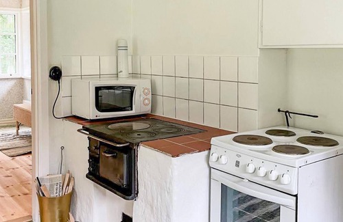 Malexander House | Awesome home in Boxholm with WiFi