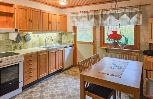 Knared House | Awesome home in Brånalt with kitchen