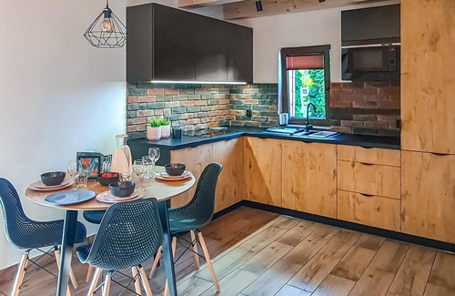 Cieciorka House | Awesome home in Cieciorka