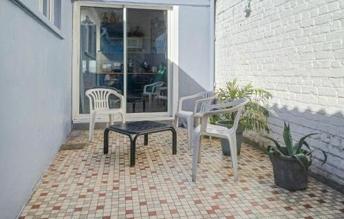 Rosendael House | Awesome Home In Dunkerque With Wifi