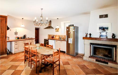 Flaviac House | Awesome Home In Flaviac With Wifi