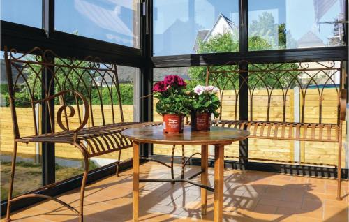 Hauteville-sur-Mer House | Awesome Home In Hauteville-Sur-Mer