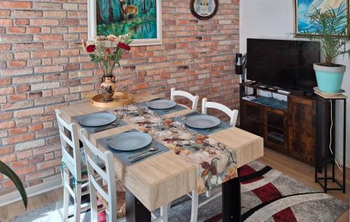 Plounevez-Quintin House | Awesome Home In Plounevez-Quintin