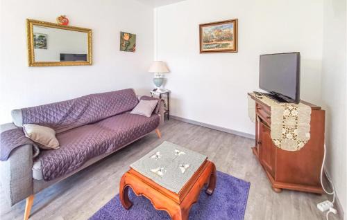 Selles-Saint-Denis House | Awesome Home In Selles-Saint-Denis
