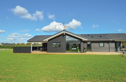 Odde House | Awesome home in Hadsund with WiFi