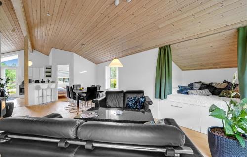Helberskov Strand House | Awesome Home In Hadsund With Sauna