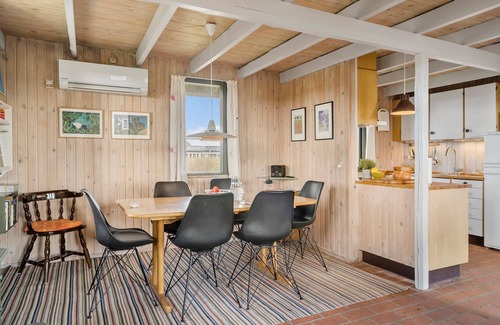 Vrist Strand House | Awesome home in Harboøre with WiFi