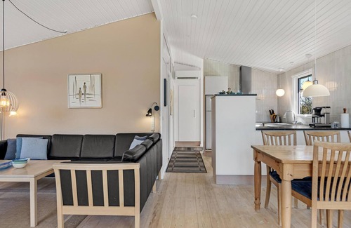 Hirtshals House | Awesome home in Hirtshals with WiFi