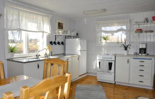 Kristinehamn House | Awesome Home In Kristinehamn
