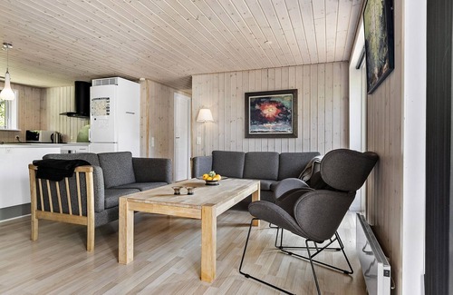 Trend House | Awesome home in Løgstør with WiFi