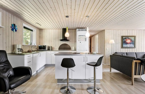 Trend House | Awesome home in Løgstør with WiFi