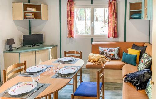 La Faute-sur-Mer House | Awesome Home In La Faute-Sur-Mer