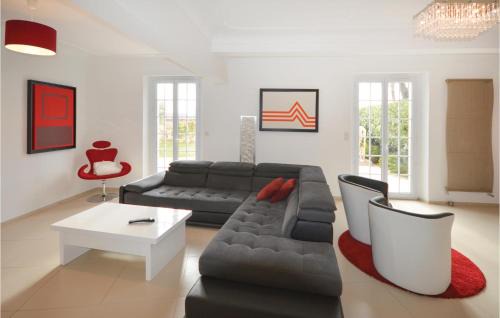 La Gaude House | Awesome Home In La Gaude With Kitchen
