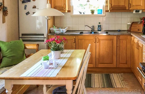 Hagaby House | Awesome home in Löttorp with kitchen