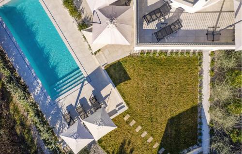 Milcetici House | Awesome Home In Malinska With Kitchen