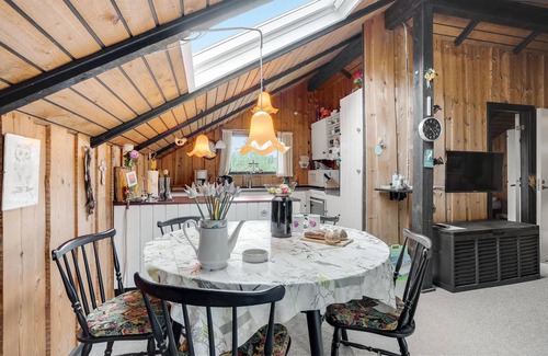 Houstrup House | Awesome home in Nørre Nebel with WiFi