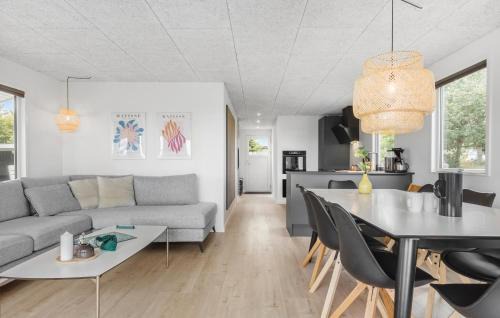 Ørsted House | Awesome Home In Ørsted With Wifi