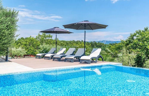 Sveta Katarina House | Awesome home in Pican