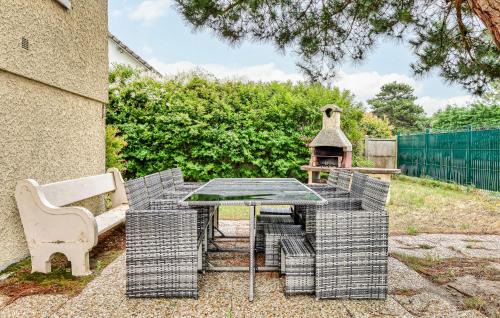 Pirou House | Awesome Home In Pirou With Wifi