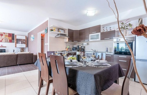 Skatari House | Awesome home in Pula with sauna