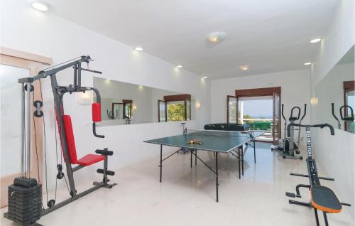 Stomorska House | Awesome Home In Stomorska With Kitchen