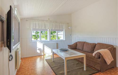 Tosse House | Awesome Home In Tösse With Kitchen