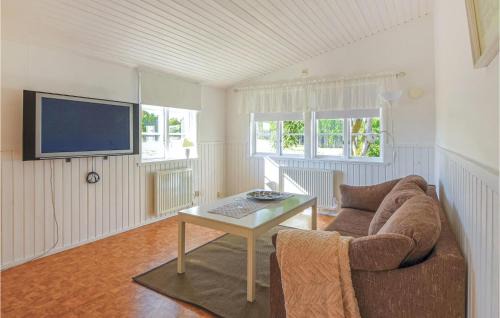 Tosse House | Awesome Home In Tösse With Kitchen