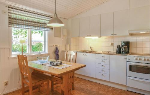 Tosse House | Awesome Home In Tösse With Kitchen