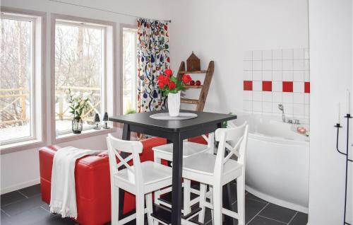 Vimmerby Municipality House | Awesome Home In Vimmerby With Wifi