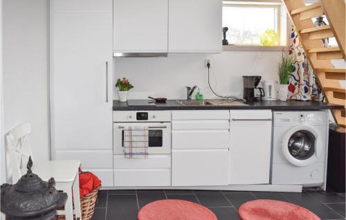 Vimmerby Municipality House | Awesome Home In Vimmerby With Wifi