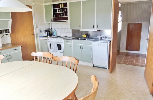 Flattinge House | Awesome home in Vittaryd with lake view