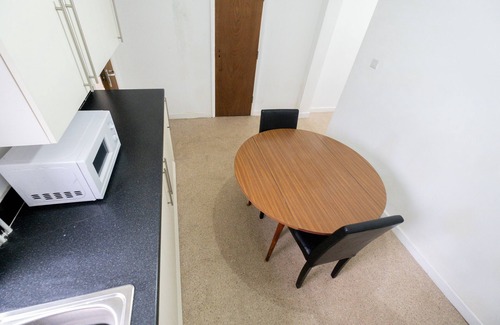 Tunstall House | Awesome Home Stoke-on-trent