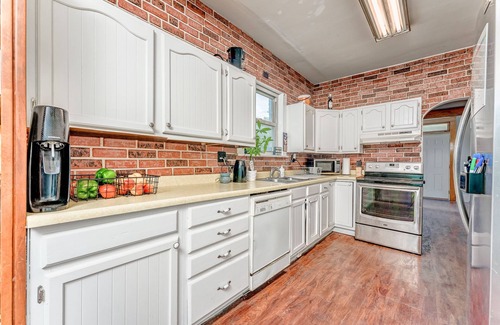 Morgantown House | Awesome House, 5 minutes to DT, 2 miles to Stadium and Ruby Memorial!