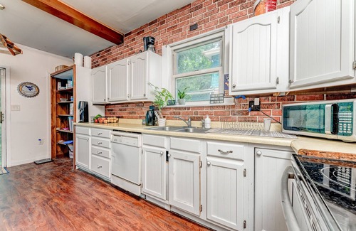 Morgantown House | Awesome House, 5 minutes to DT, 2 miles to Stadium and Ruby Memorial!