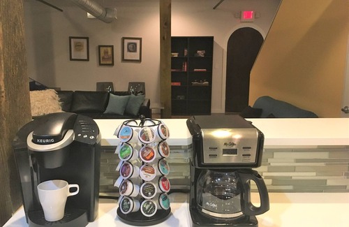 East Downtown Houston Condo | Awesome Industrial-Style Condo in the Heart of East Downtown (EaDo!) Houston