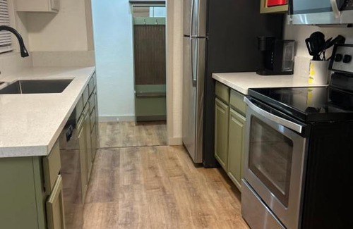 Beverly Green House | Awesome Las Vegas 4 Bdrm 2 Bath home off Strip