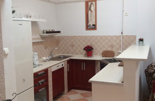 Terezvaros Apartment | AWESOME loc'n by Operahouse, charming Apartment, Lux on budget