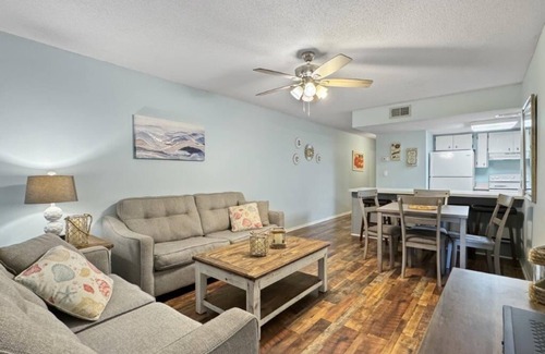 Ono Island Condo | Awesome location! Walk to Hangout and more - Beachfront complex with indirect side-views - IWW271